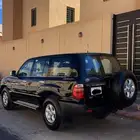 لاندكروزر مديل 2000 الون اسود
