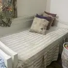 4 كراسي وفرش وطاوله تلفاز