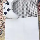 اكس بوكس ون اس البيع مع يد