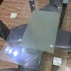 طاولة طعام زجاج و 4 كراسي جلد نظيفه وجديده والكراسي مغلفه