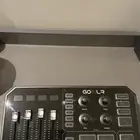 مايك sure sm7b مع مكسر Goxlr الكبير