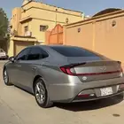 السلام عليكم عندي سوناتا 2020 ممشى 265 الف اللون فضي