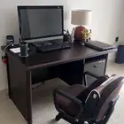 مكتب نظيف جدا