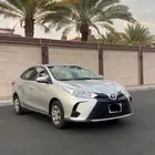 تويوتا يارس 2021 نظيف وبحالة ممتازة ممشى قليل