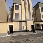 للبيع شقق أرضيه بحوش وعلوى بسطح من 550 الف حى الضيافه