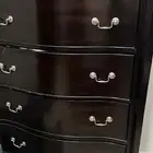 غرفة نوم كلاسيك بني محروق مع السرير