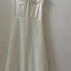 فستان ابيض قصه فرنسيه