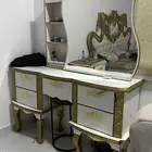 دولاب وتسريحه للبيع