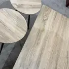 طاوله كبيره مع ثنتين خدمه