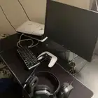 سوني فايف سلم معها يده وحده
