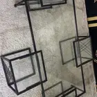 طاوله مع الخدمات حقتها نظيفه