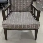 كرسي خشب