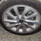 للبيع جنوط كامري 5وطقم كفرات جديده