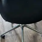 مكتب وكرسي