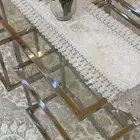 خمس طاولات  طاوله كبيره واربع طاولات خدمه