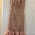 فستان للبيع