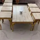 طاوله للبيع شبه جديده