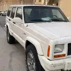 للبيع جيب شيروكي موديل 1998 نظيف استخدام شتوي فقط