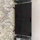 شاشة وسماعات