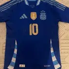 تيشيرت الأرجنتين موقع من الأسطورة زانيتي