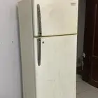 ثلج كبير للبيع شغال
