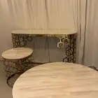 طاولتين ومدخل