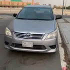 للبيع انوفا 2014 ممشى السياره 220 الف كم