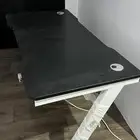 للبيع طاولة مكتبيه ( قيمينج )