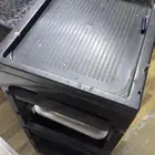 طاولة طعام و ادراج حديد و ادراج بلاستيك