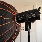 اضائة godox sl200ii مع كامل ملحقاتها شبه جديدة