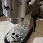 مكينة دلوجي مع مطحنة قهوة اسبريسو
