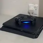 سوني فور للبيع