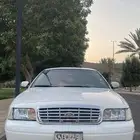فورد كراون فكتوريا فئة LX (امريكي)
