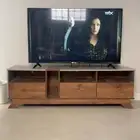 طاولة تلفزيون