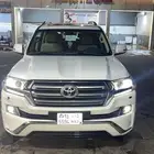 لاندكروزر فل كامل منوة المستخدم سيارة واقفه