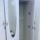 دولاب ملابس ح نظيف وع الشرط وحجمه كبير..