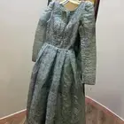فستان للبيع اخذته ب 700 لبسه وحده ابي فيه 300