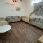 كنب ومطبخ وفرن ثلاجة