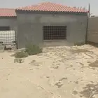 قرميد وخشب وتيوبات وعازل شبه جديد راكب له سنه للبيع