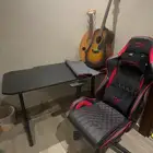 طاوله وكرسي