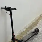سكيت سكوتر واقف