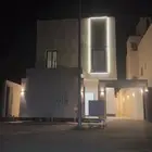 فله درج داخلي وشقتين