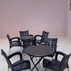 طاولات وكراسي