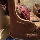 كنب خشبي قديم مستخدم