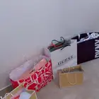 جميع هذه الاغراض متوفره عندي والشنط اصليه وجديده