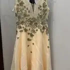 فستان فخم مالبس غير مره واحده مقاس 16