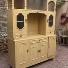 مكتبة تلفزيون قديمة