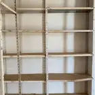 رفوف وباب المنيوم