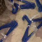 علاقات ملابس للبيع
