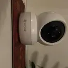 كاميرا من شركة EZVIZ ( تحكم عن بعد )